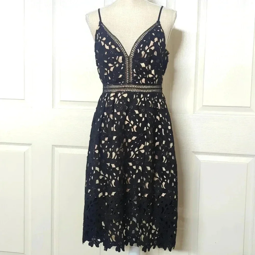 Aqua Capsule Black Lace Dress - Picture 2 of 7